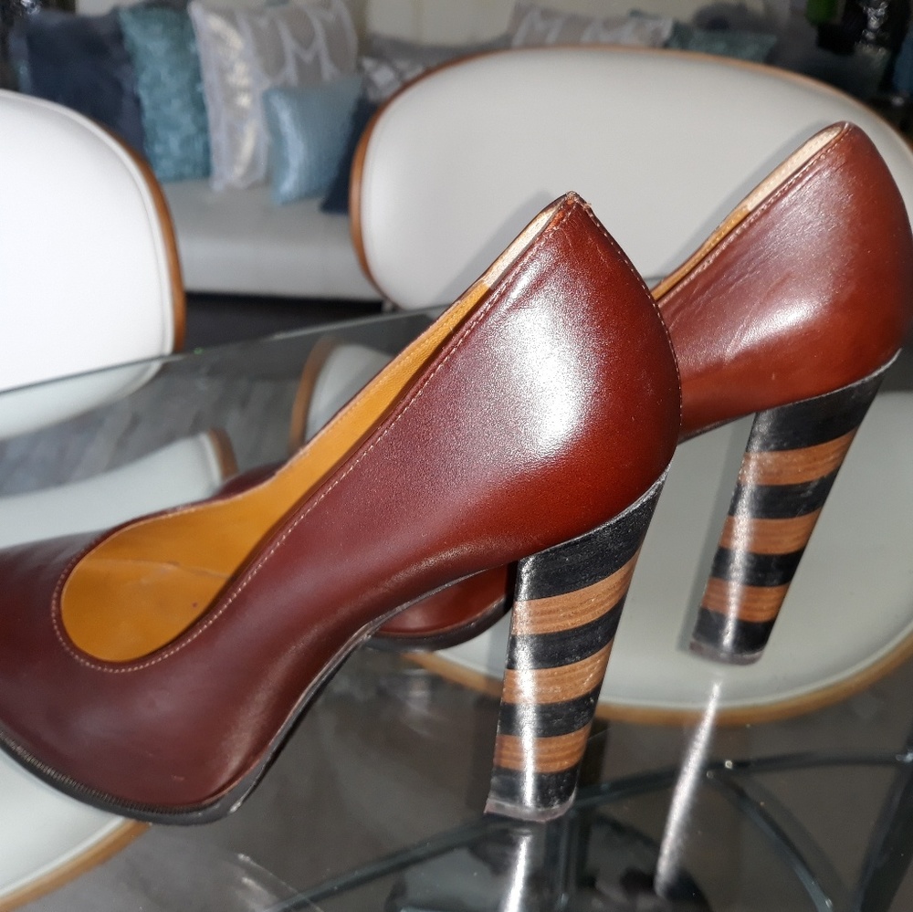 FENDI round toe heels size 40